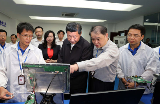 目睹企業(yè)20年變遷習(xí)近平感慨創(chuàng)新是必由之路